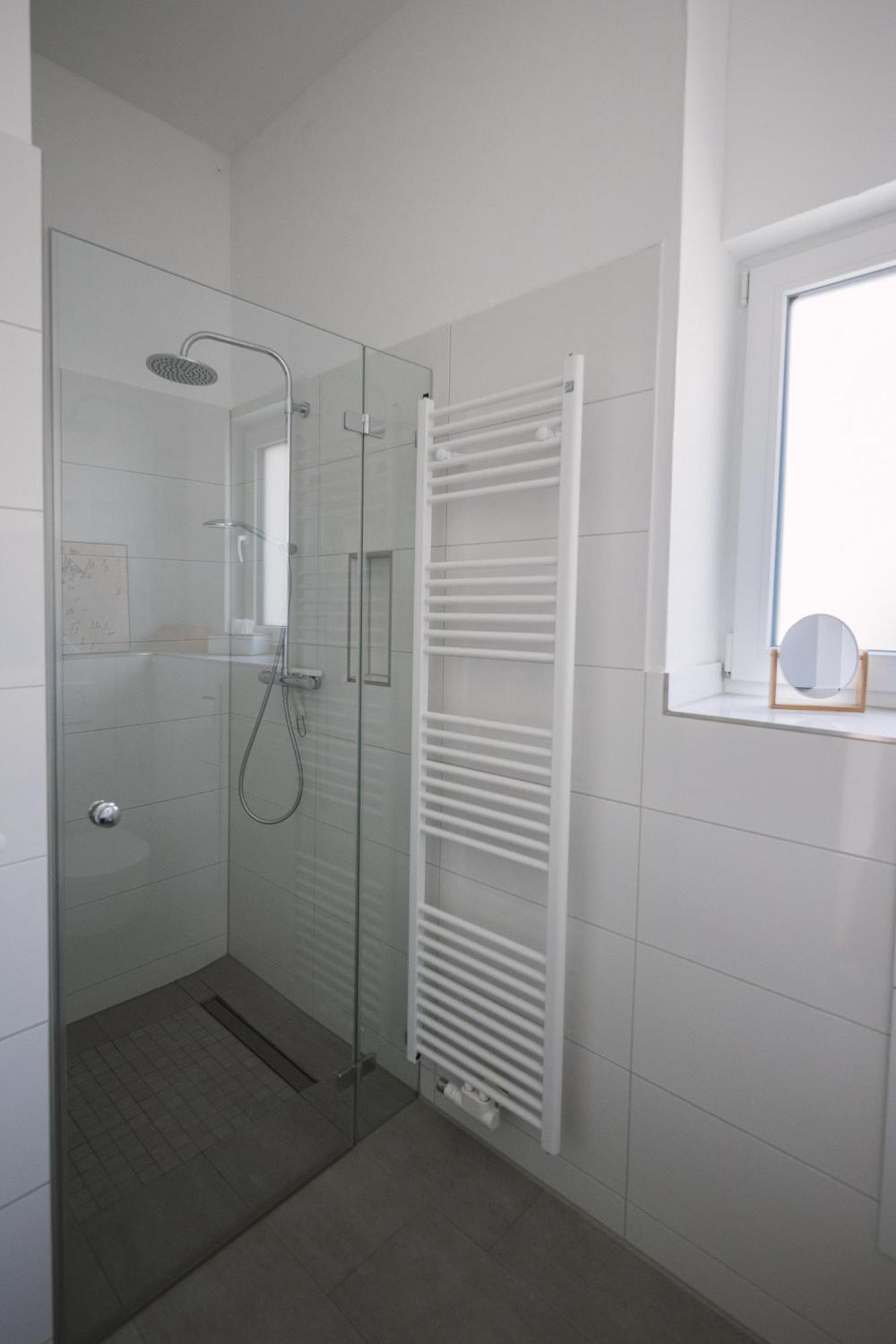 Schoene, Moderne Wohnung Mit Grosszuegiger Terasse Essen Exterior foto