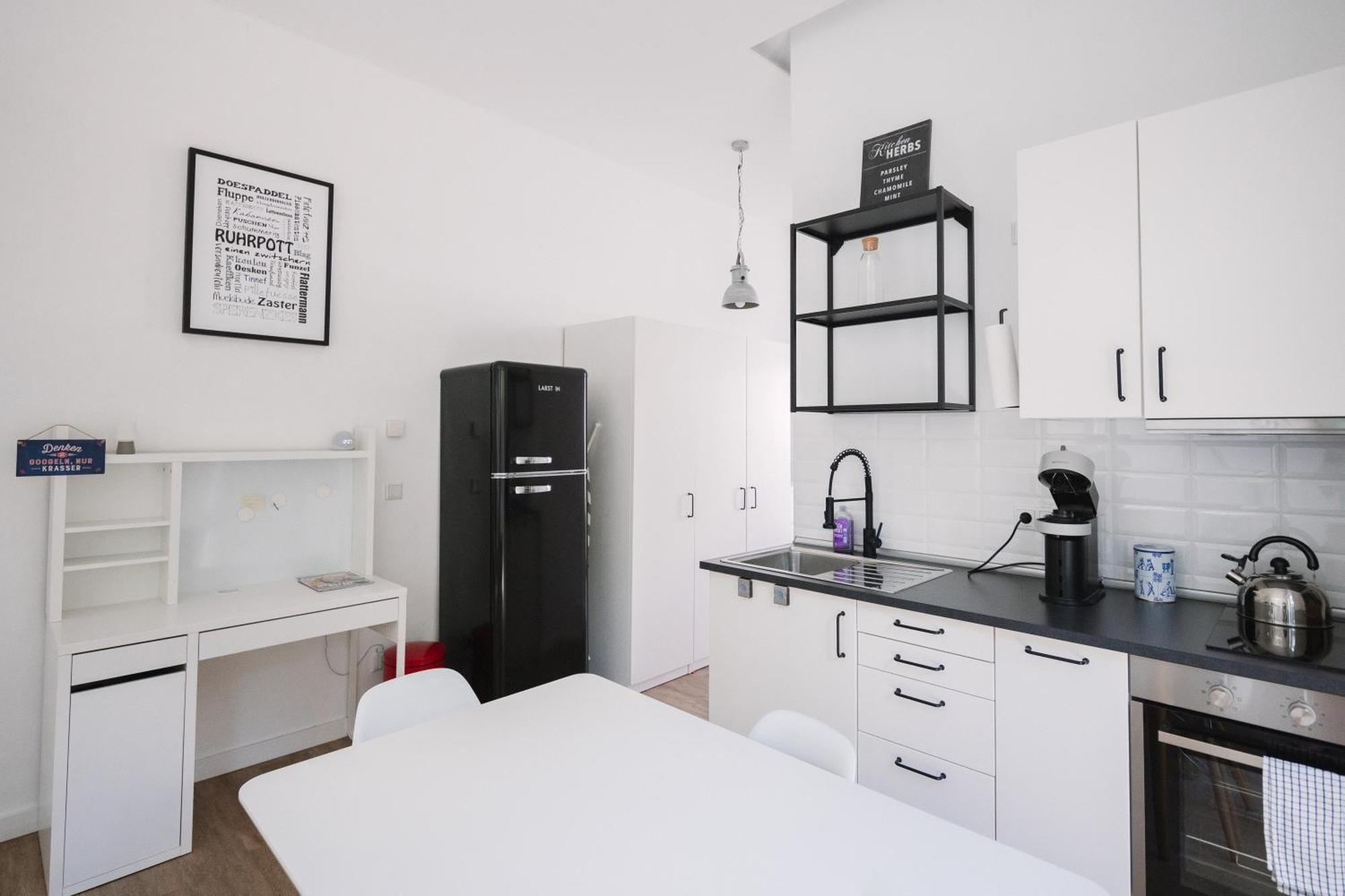 Schoene, Moderne Wohnung Mit Grosszuegiger Terasse Essen Exterior foto